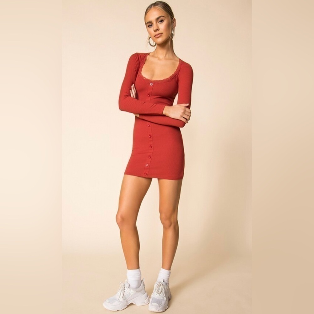 Superdown Amelia Long Sleeve Button Front Mini Dress in Rust Medium